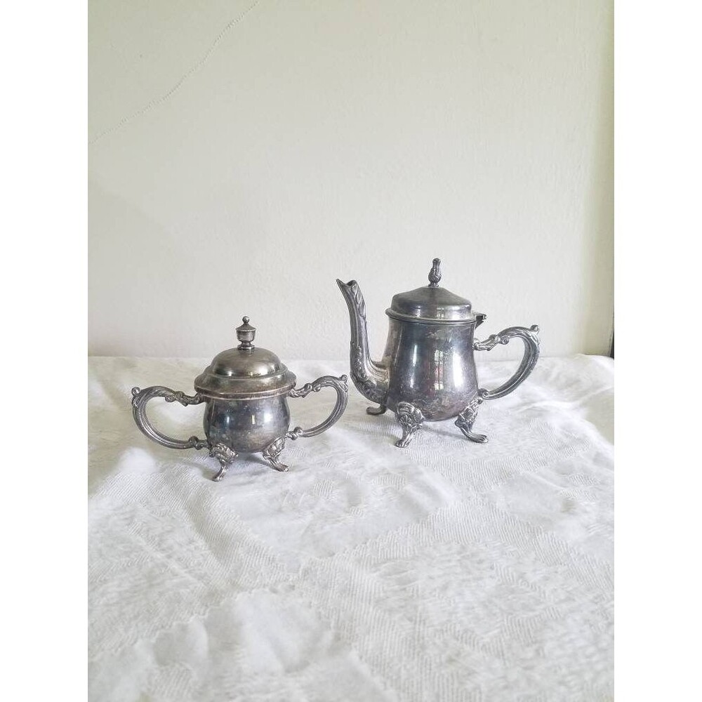 Oneida Silver Plated Sugar and Creamer